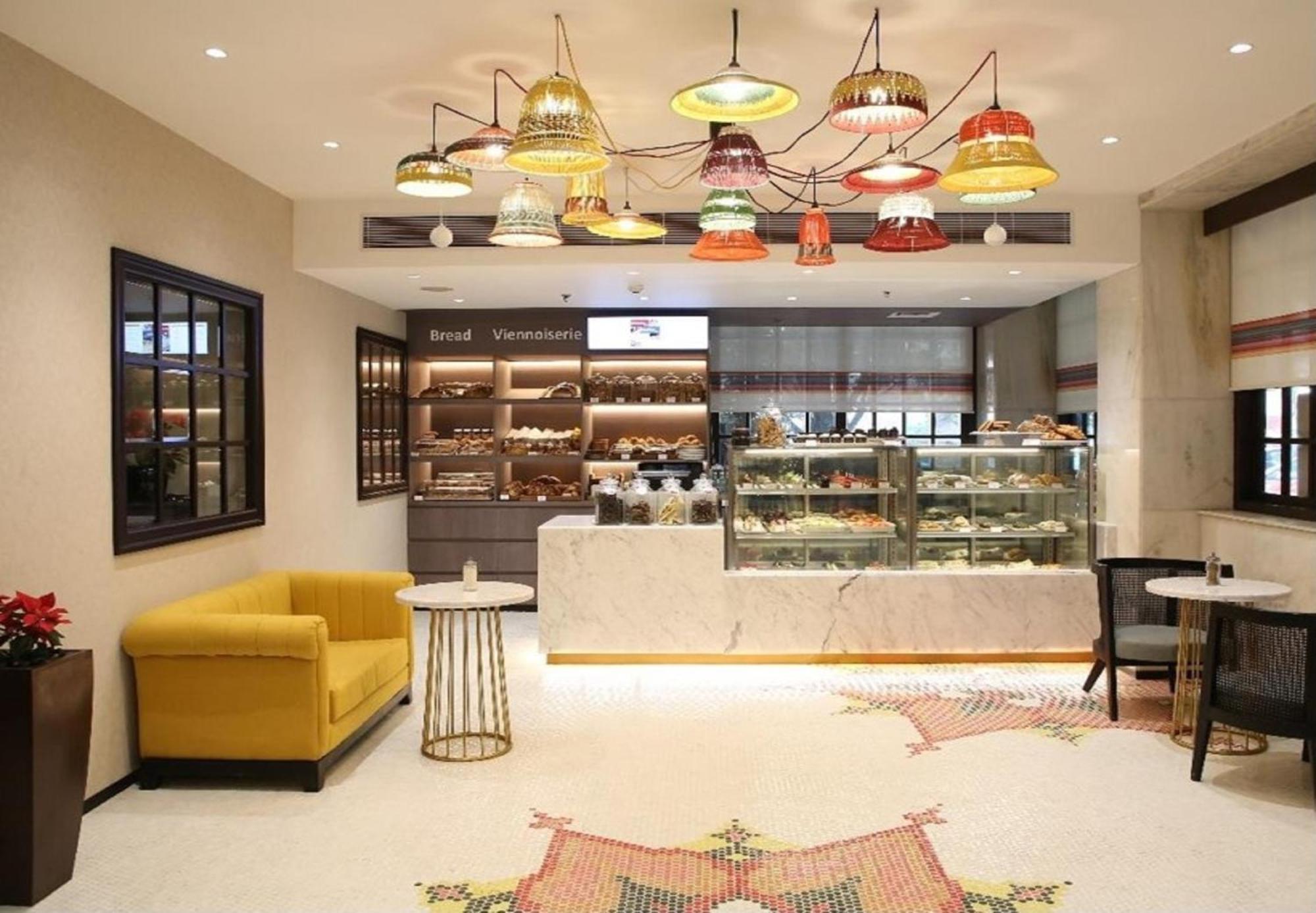 앰배서더 - Ihcl 셀렉션 뉴델리 외부 사진 The lobby of the hotel