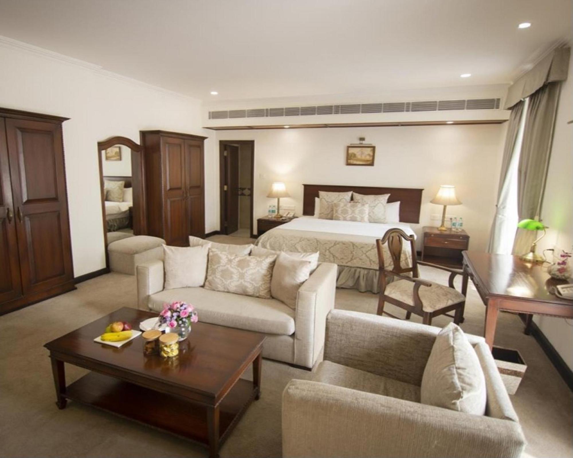 앰배서더 - Ihcl 셀렉션 뉴델리 외부 사진 A suite at the Taj Bengal