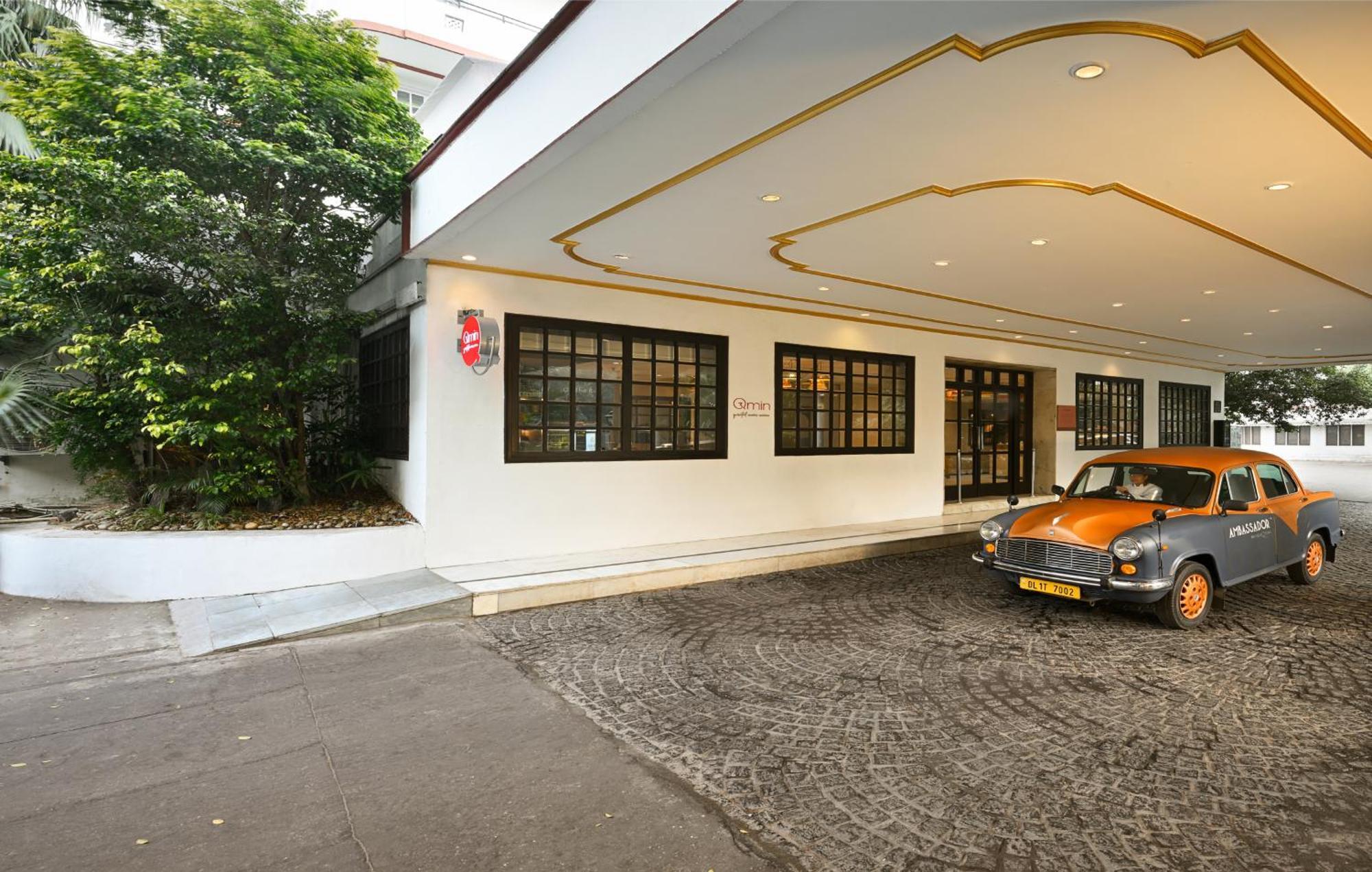 앰배서더 - Ihcl 셀렉션 뉴델리 외부 사진 The entrance of the Swiss Embassy in Kuala Lumpur