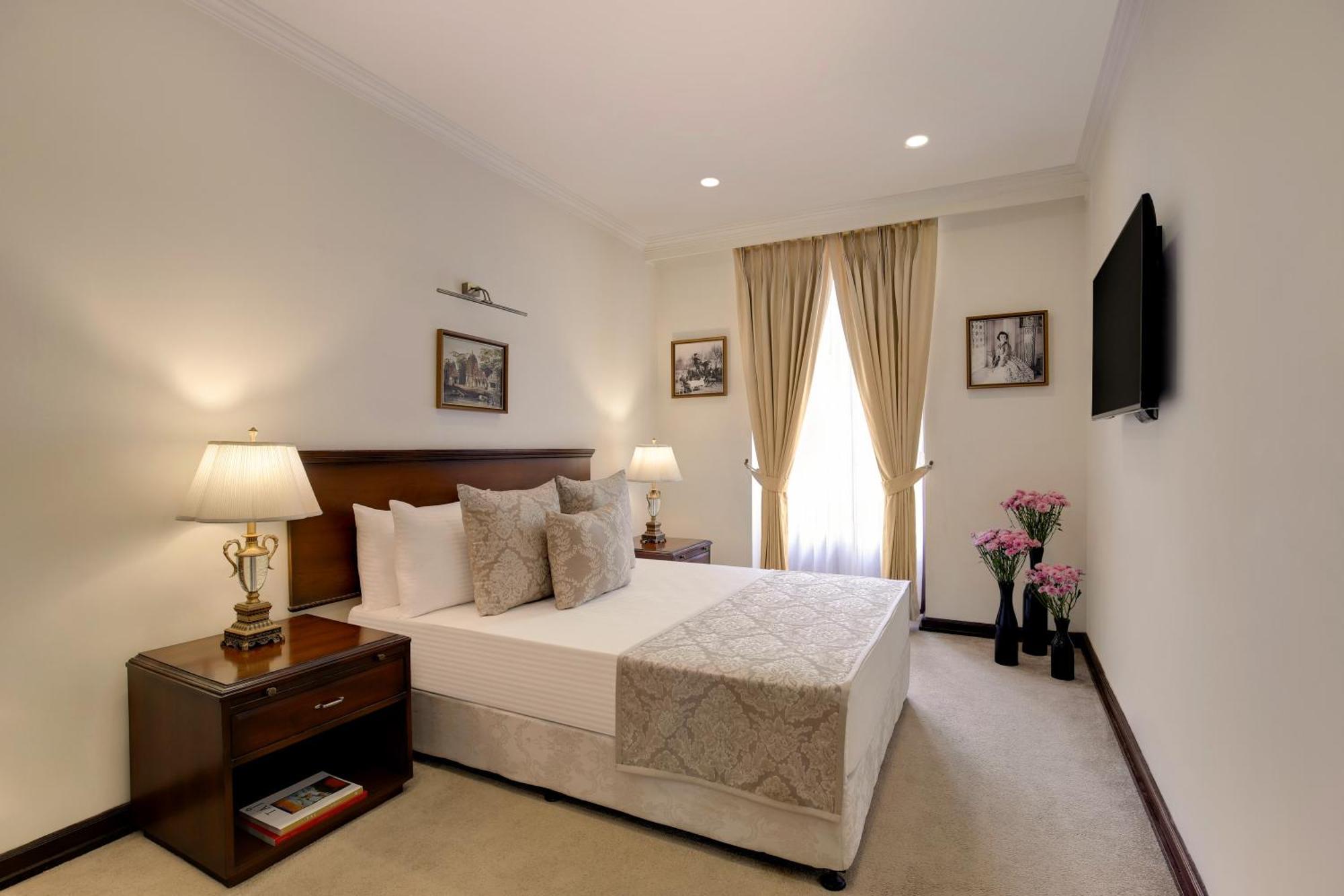 앰배서더 - Ihcl 셀렉션 뉴델리 외부 사진 A room at the hotel
